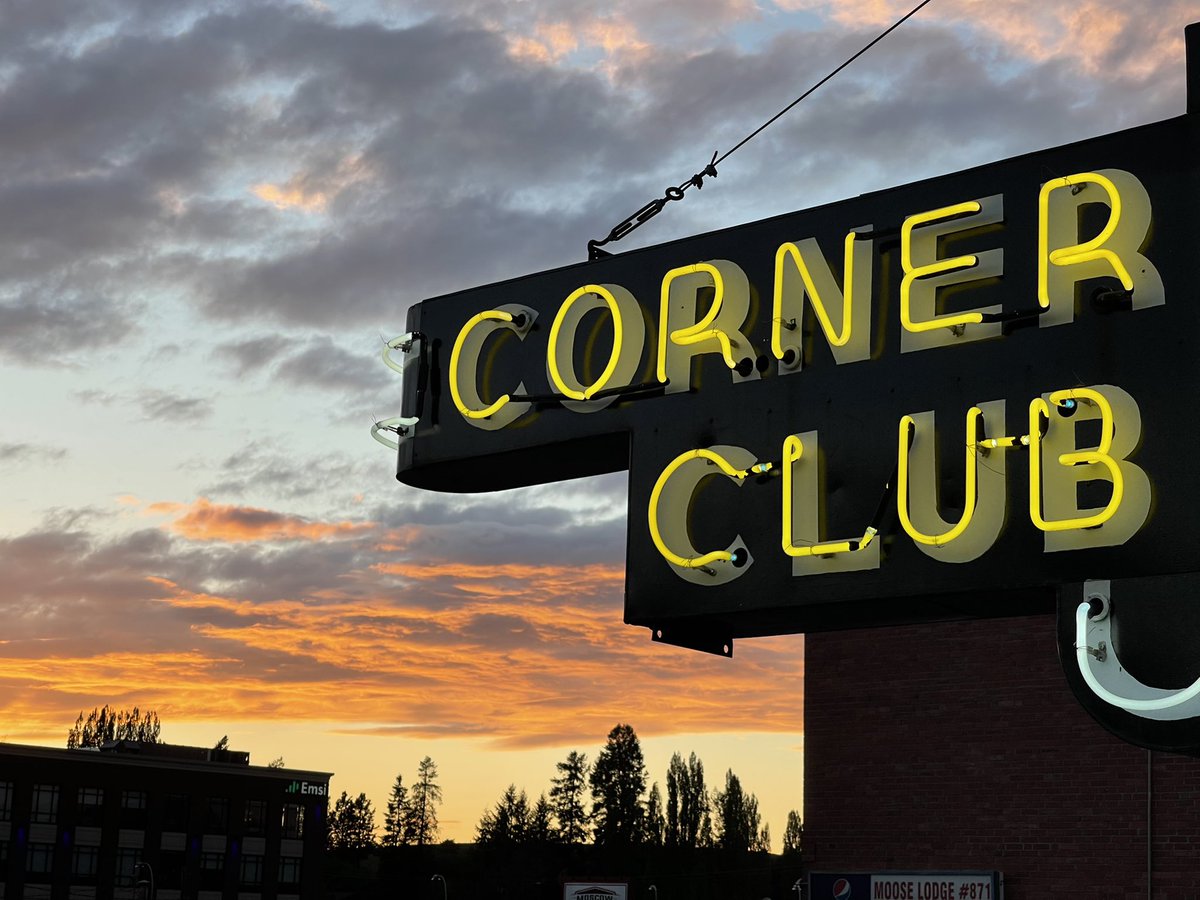 cornerclub's tweet photo. Summer sunsets at the Club hit different. https://t.co/rExHYhbczR