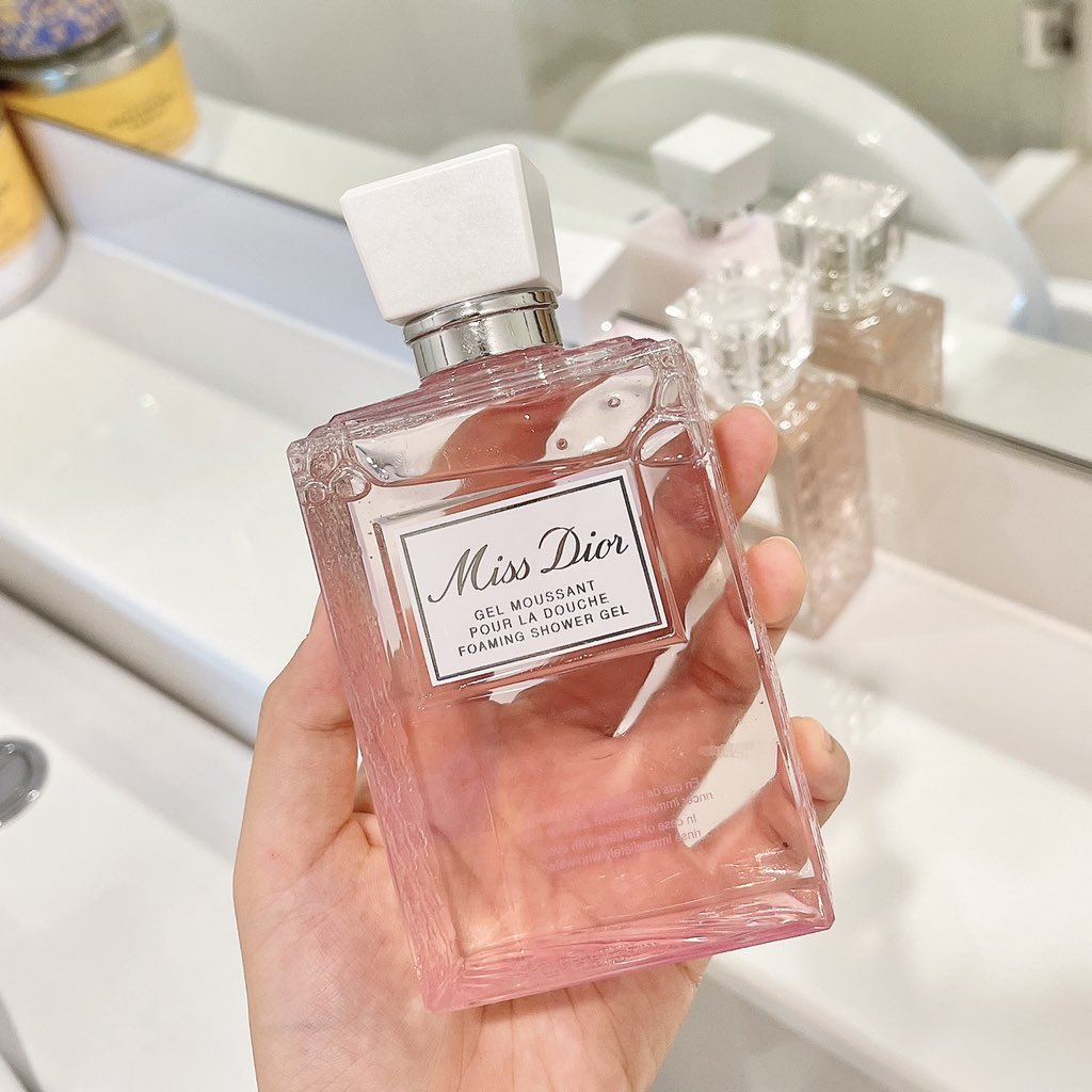 Miss dior top foaming shower gel
