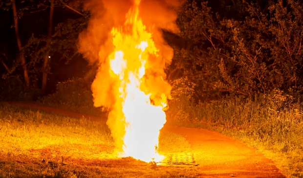 Bankje in Oss' park uitgebrand - ..