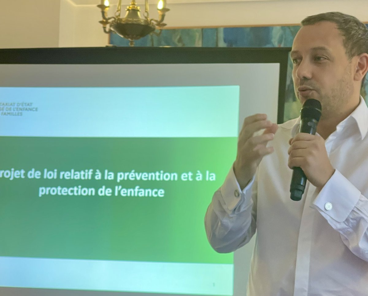 MoniqueIborra's tweet photo. Ce matin à l’assemblée @AdrienTaquet présente le #projetLoi #PreventionProtection de l’#Enfance , compétence des #Departements Réforme urgente @CCastaner @AN_AfSoc #LaFranceEnMarche #DeputésLREM https://t.co/RJFYrqbdLa