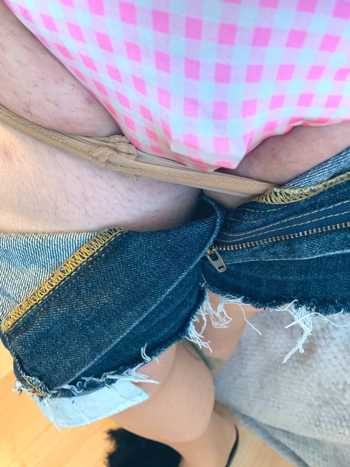 Tiny #chastity cage and tiny shorts for me today 🩳🍑🔐 https://t.co/dzKpku6bmn<a href="/tag/chastity"class="tags">#chastity</a>