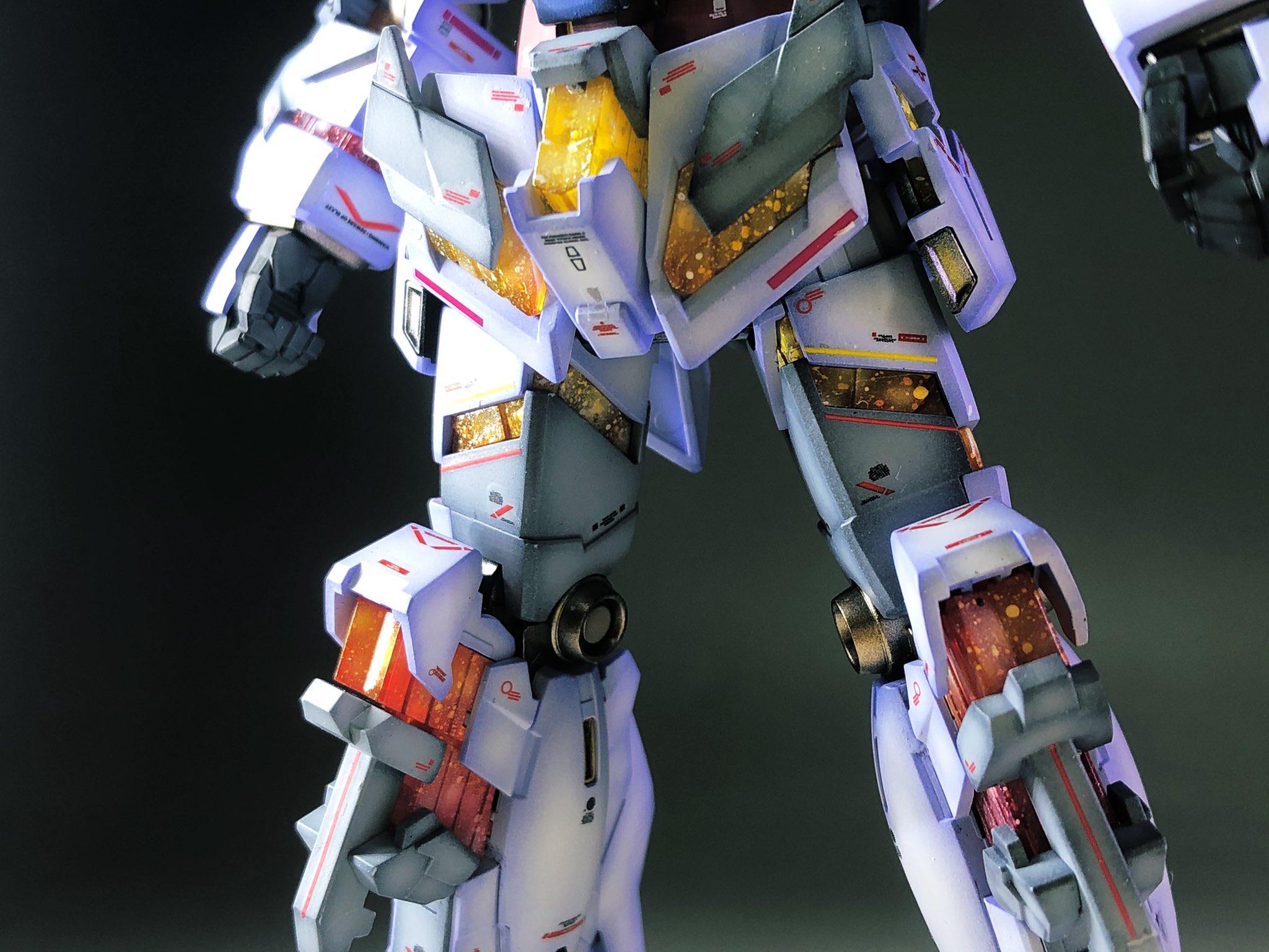 めおぷら Meoto Gun Pla Rx78カラーのユニコーンガンダム 背部アームドアーマーを外した姿 シンプル だけど こっちのほうがガンダム感出ますね ユニコーンガンダム Rx78 ガンプラ Gunpla ガンプラはどんな自由な発想で作ってもいいんだ T