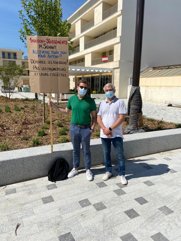 #stopbeton92

« Les pavillons, qui forment l'une des spécificités propres au charme du cadre de vie du 92, subissent une forte prédation immobilière »

Tiens, cela nous rappelle malheureusement quelque chose…

<a href="/jysenant/">Jean-Yves Sénant</a>, <a href="/VilleAntony/">Ville d'Antony</a>