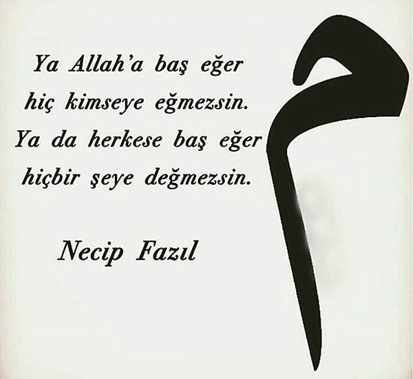 Allah'ın verdiği nefesi boşa harcayan Özgür Özel, 
Onun ayetini okuduğu için bir hocaya dava açmış. 
Twit bu kadar. 

#SendenNefretEdiyoruz