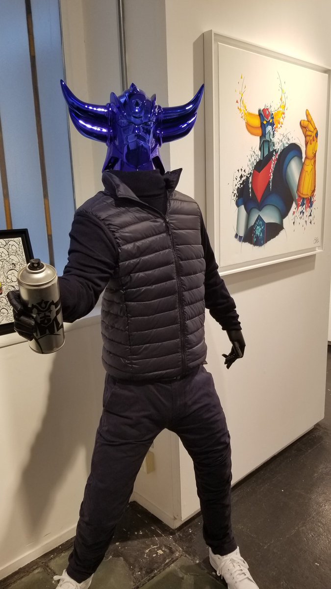 VRTvingt's tweet photo. Oh la la, la #GalerieSakura envoie trop du pâté avec l'exposition consacrée à Goldorak ! Cette Goldo Expo II est vraiment au top ! https://t.co/erUrd8fmHA