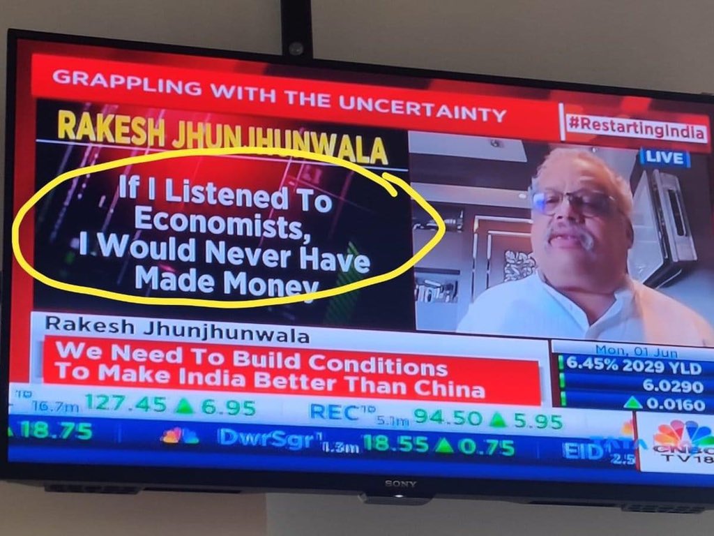 siddarthpaim's tweet image. This is gold ! How many billionaire ‘Economists’ have you seen 😂