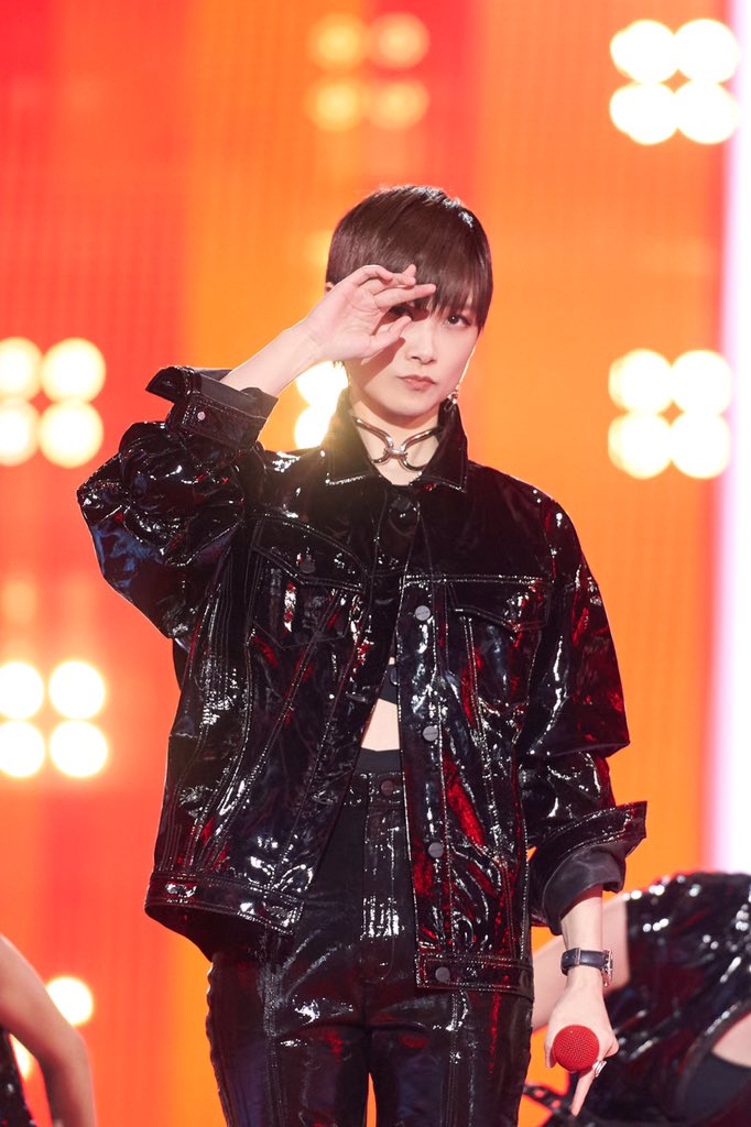 c_rjly's tweet photo. #LiYuchun #ChrisLee #李宇春 https://t.co/dUWTTbO5Vl