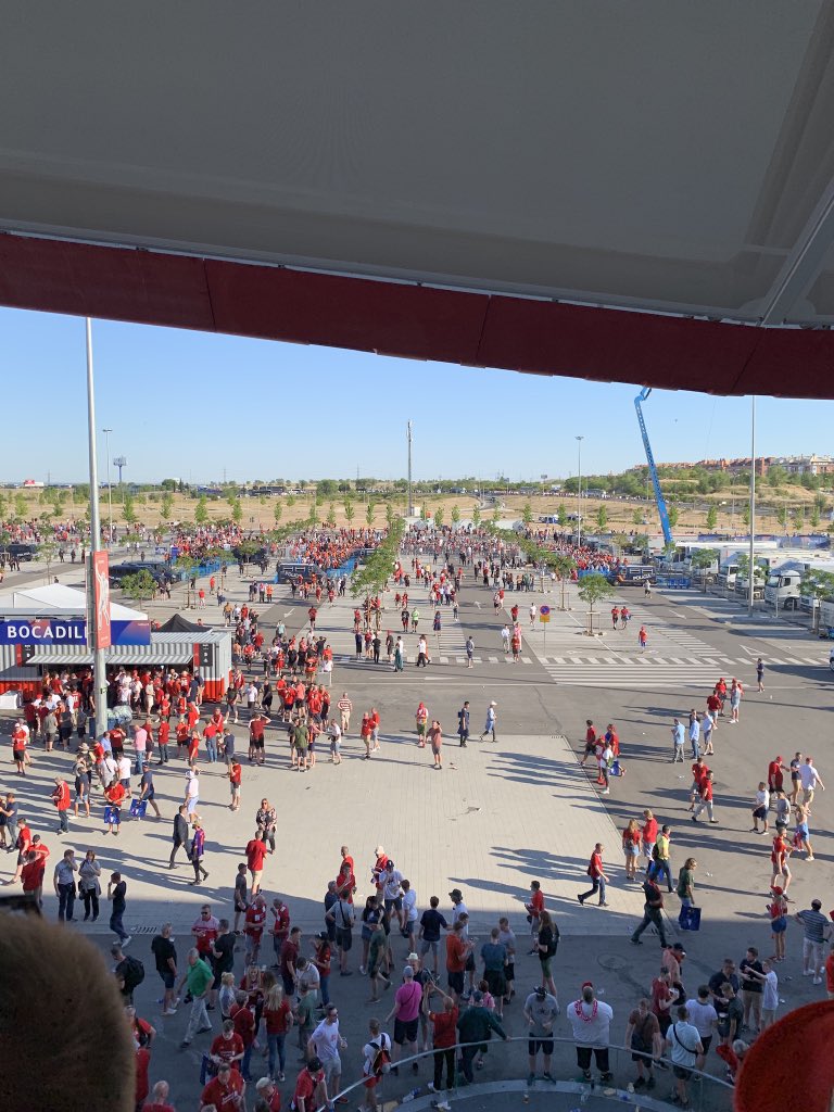 BeautifulGame_1's tweet photo. 1st June 2019.
#madrid #No6 #lfc #redinvasion https://t.co/Tt06Xh9prl