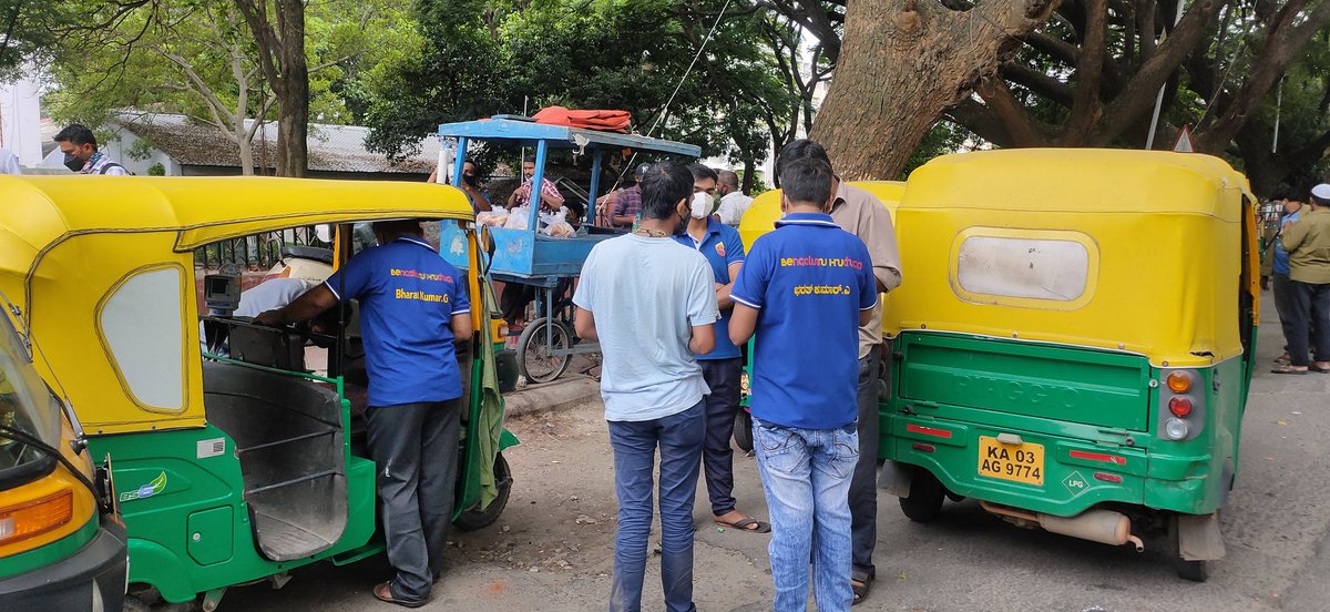 VinodKartavya's tweet image. It is the duty of every citizen to help in reaching the government schemes to the beneficiaries.
Team Bengaluru Hudugaru is one such bunch of friends. Day 4.
#FreeOnlineApplication for Driver&apos;s of Bengaluru. #COVID19 #relief #Fund. @deepolice12 @annamalai_k @ANI @LogicalIndians