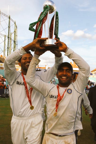 WasimJaffer14's tweet photo. Happy birthday partner @DineshKarthik Have a wonderful day ahead🎂😊 https://t.co/xez354llJ3