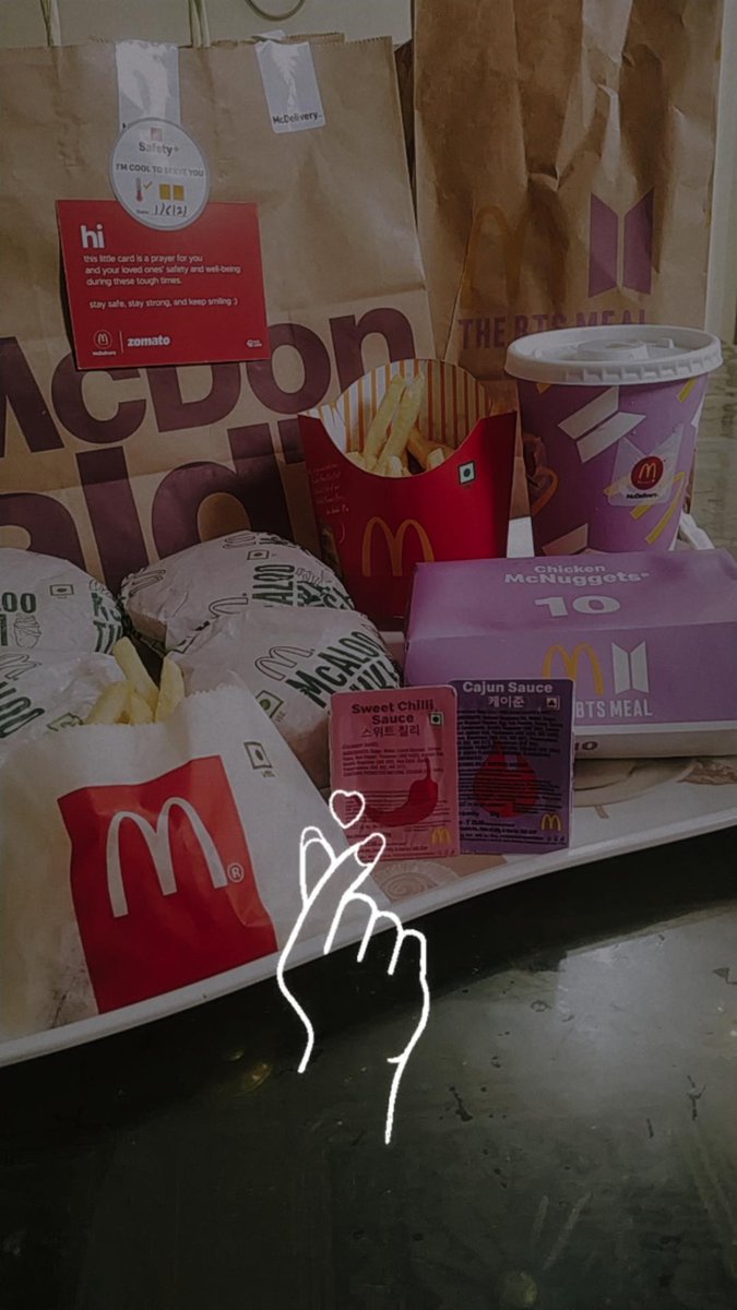 Vagi_jim's tweet photo. Can't believe I got it here in Jaipur, India. 😭💜
#BTSMeal #BTSMcD #BTSxMcDonalds #BTSxMcD #BTS #BTSArmy @mcdonaldsindia https://t.co/R0IR5fJao3