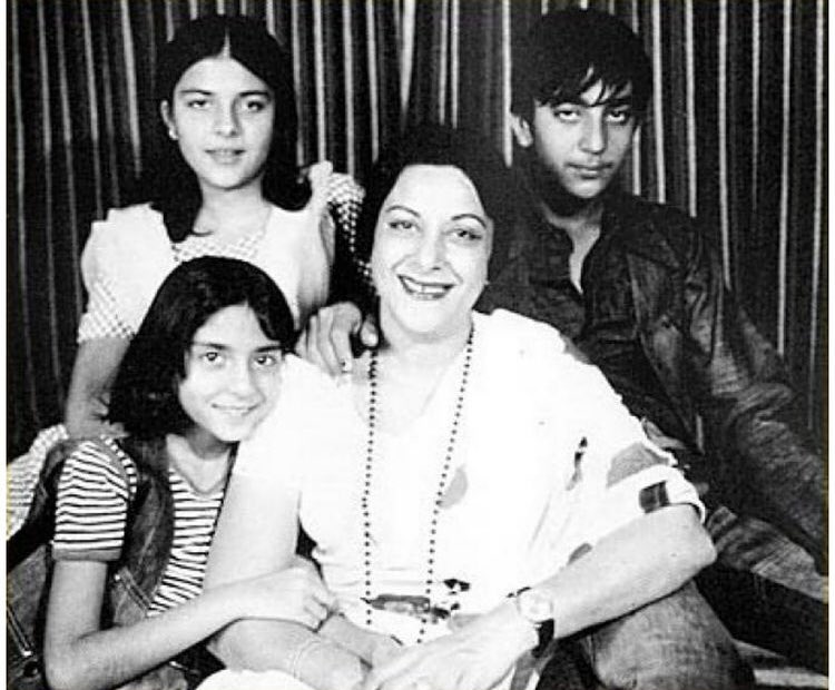 #SanjayDutt shares this heartwarming picture with late #NargisDutt on her birth anniversary.