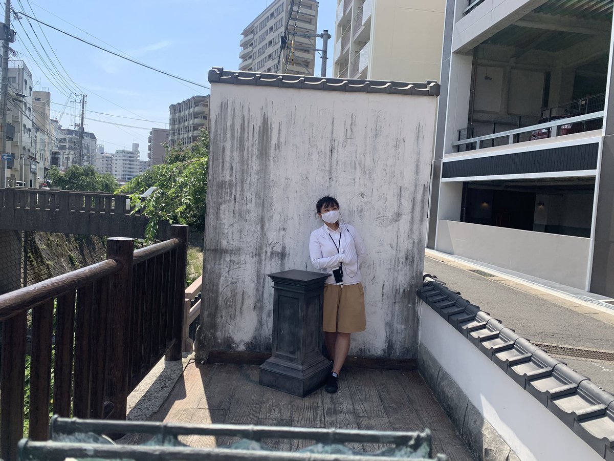 nbc_radio's tweet photo. 【SKPさな】
今日はテーマに合わせて長崎市伊勢町の『上野撮影局跡』で写真撮影をしました😊
1枚目は中継中の写真
2枚目は中継中に撮った写真をトリミング&amp;加工した写真
3枚目は中継後に撮った写真
彦馬さん・リスナーさん・ひろみさん・あやさん私の写真力は上がったと思いませんか？
#なうNBCラジオ https://t.co/YfuvdOOjaQ