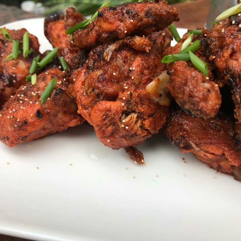Jijikaate's tweet photo. Wings and wedges what's your flavour chilli wings or Sticky lemon Garlic? #kyeyasfoodmarket #foodie #wings #bbq #foodmarket https://t.co/eQsM0tNhux