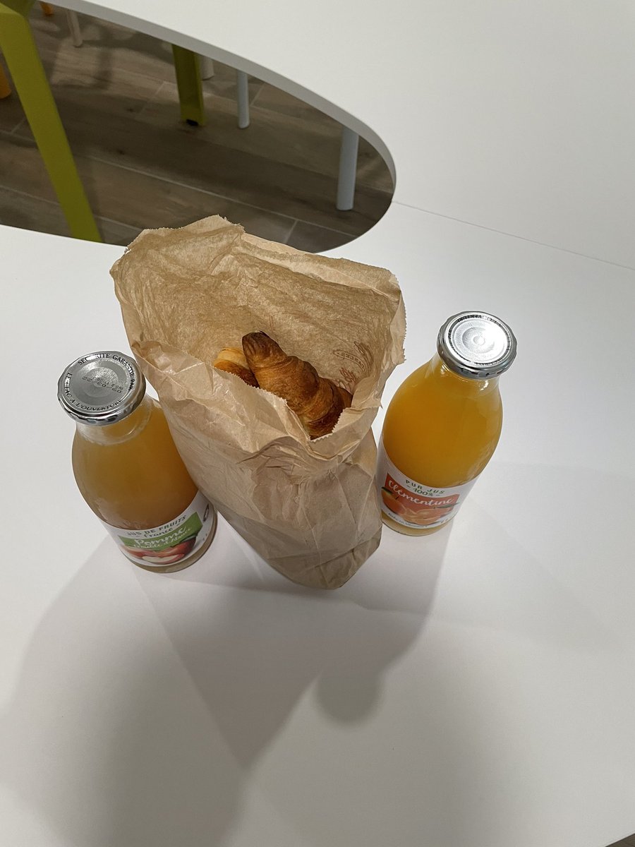 Accueil d’un nouveau collaborateur ce matin! 😁#assurance #axa #lecreusot