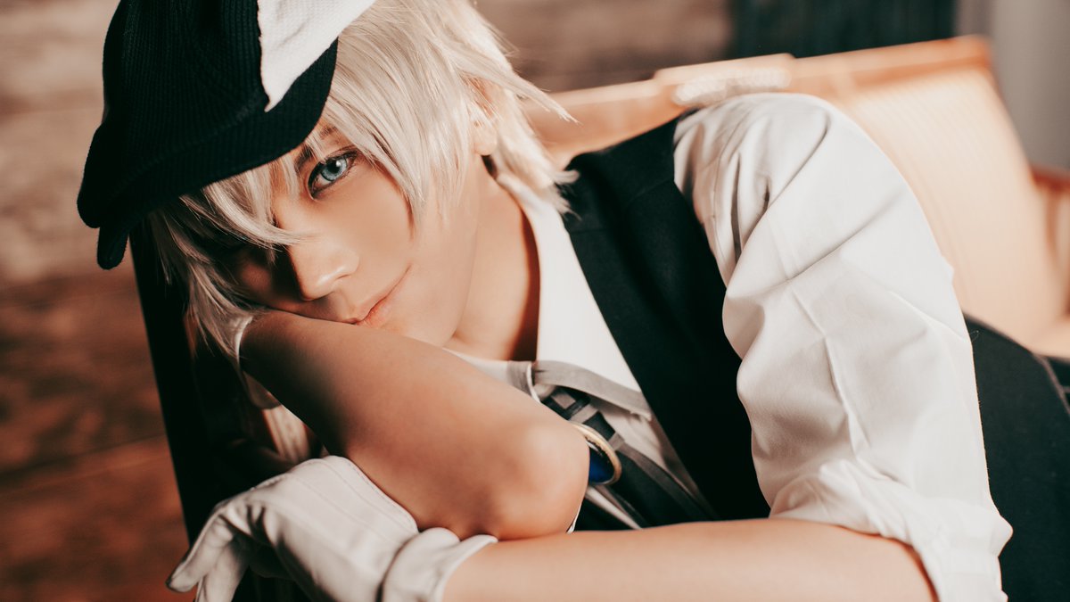 「【Cosplay:DC】Bourbon

「 先に目をそらした方が負けですよ 」」|さらば❣️原稿中のイラスト