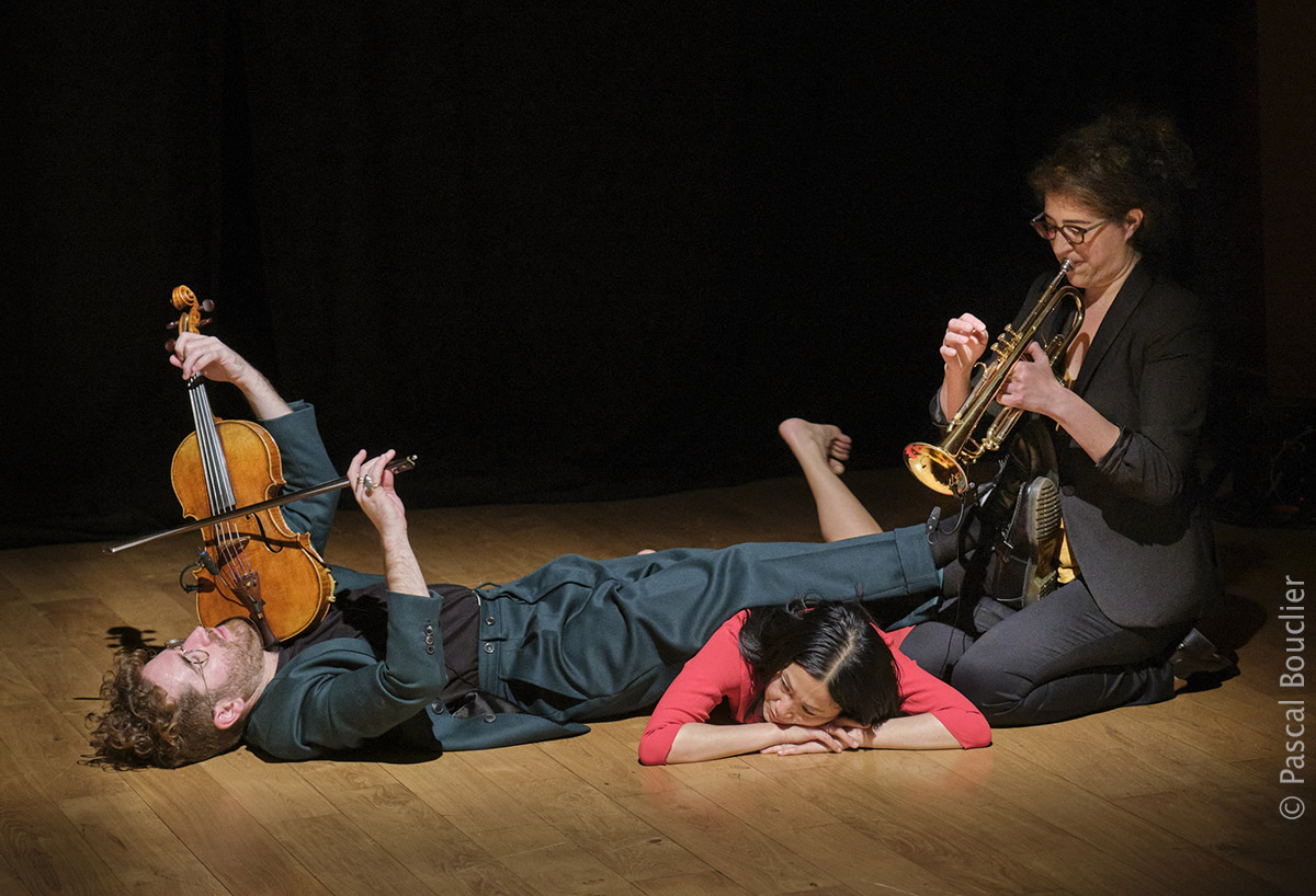 JazzStGermain's tweet photo. Ce soir à 21h, découvrez la poétique et bouleversante rencontre entre la danseuse Kaori Ito, la trompettiste @AirelleBesson et le violoniste @ToCeccaldi 🎟️👉https://t.co/HQoSdMmKpw
#jazz #danse #inédit #festival #livestream https://t.co/Z1C0LF0PfQ