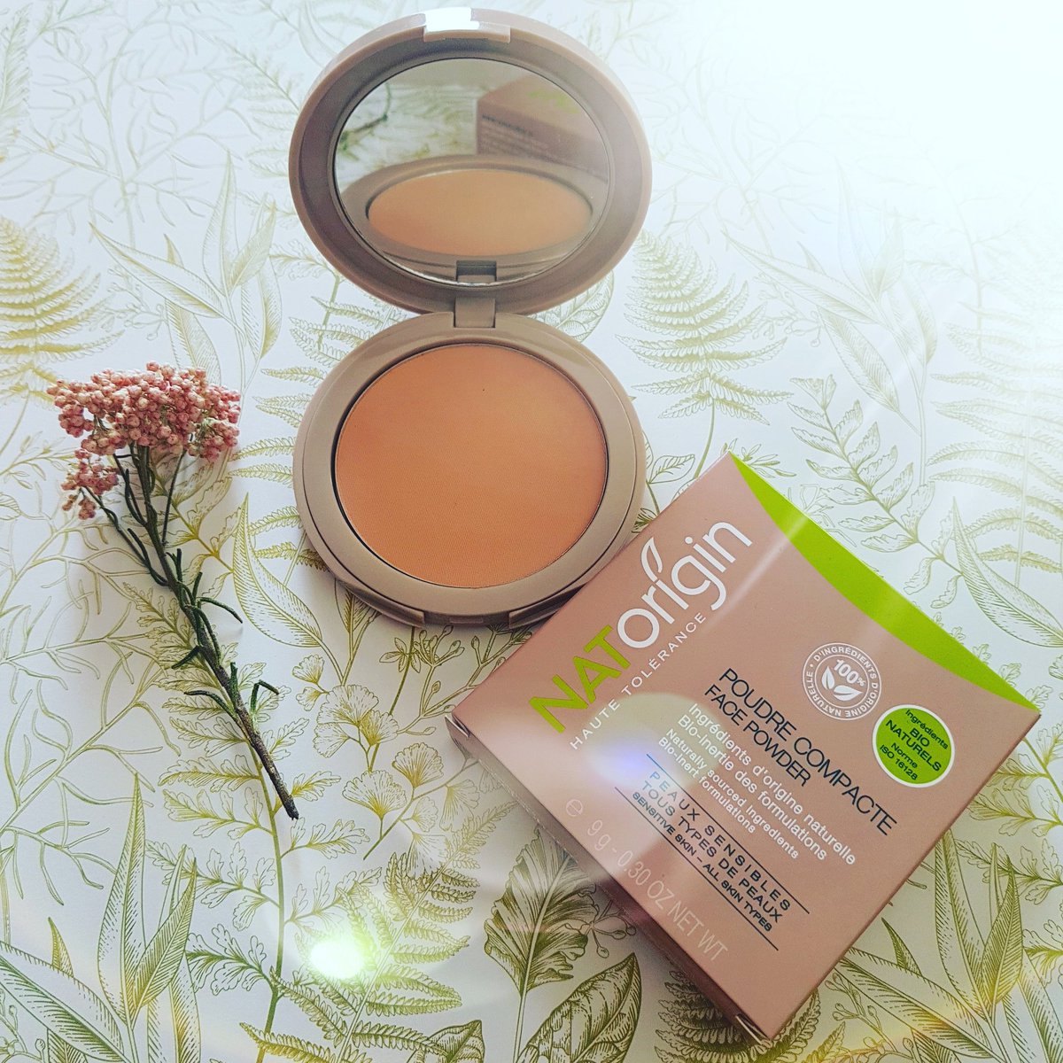 PalvadeauSophie's tweet image. Voici ma poudre compacte @natorigin gentiment envoyée par @trustbeautycrew .

Natorigin a puisé le meilleur de la nature au service aux peaux et des yeux sensibles ou allergiques. 

#NATorigin #makeup #naturel  #testauthentique 
instagram.com/p/CPk6WIjB9aQ/…