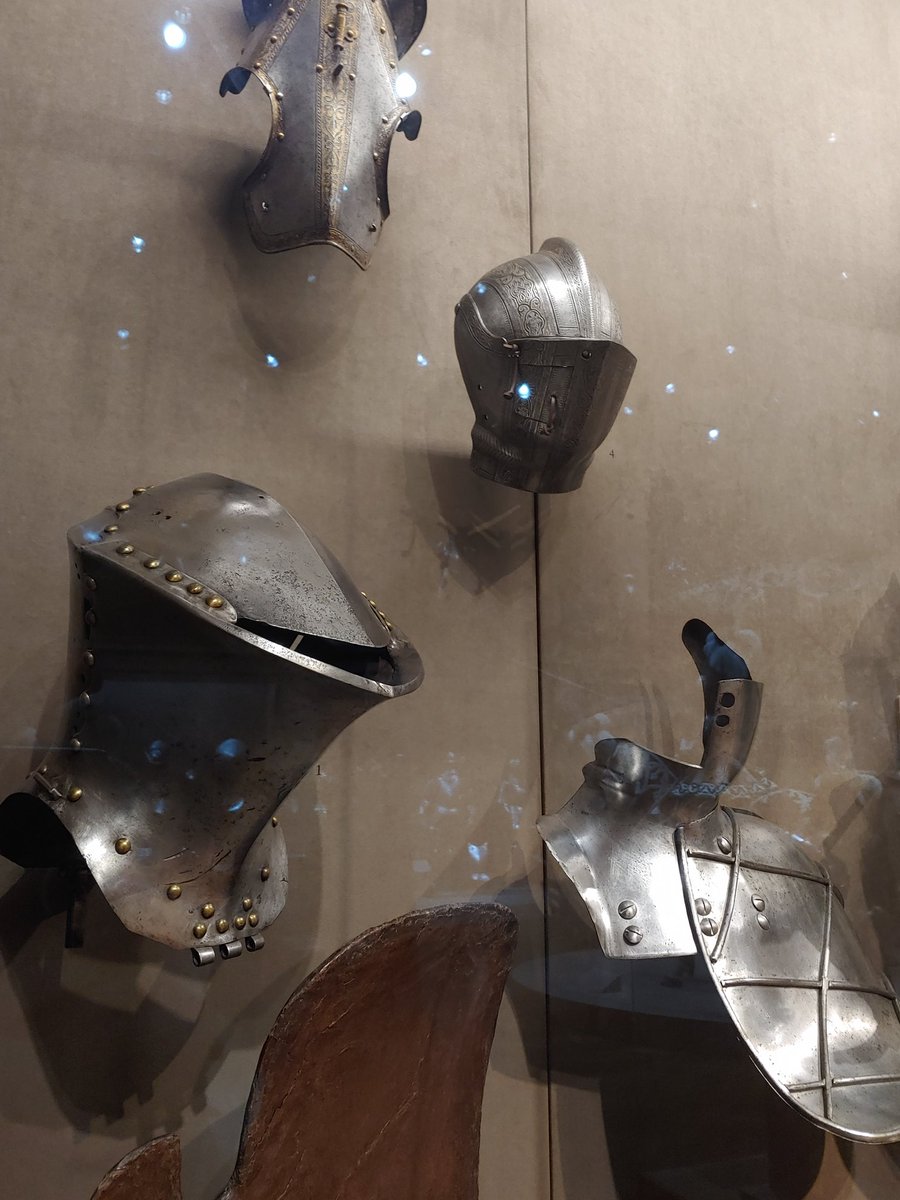 DaxrellDarkArt's tweet photo. Art institute of Chicago had some really cool armor amd weapons that I'm really excited to use as refrences!

#armor #ancient #refrences https://t.co/moleS9LxJo