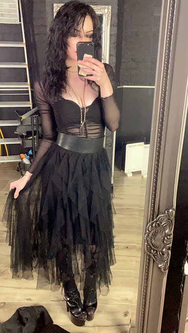 Goth Queen @HiMikeChapman https://t.co/bqLdRTGunj<a class="tags" href="/tag/himikechapman">@himikechapman</a>