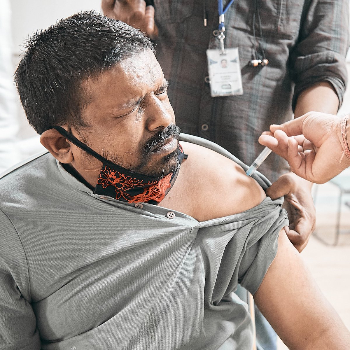 DisAbledIndia's tweet photo. On 29th May, the vaccination of 65 #PWD was made possible by the intervention of Air Commodore (Retd.) Ranjan Mukherjee, Delhi State Commissioner of Persons with Disabilities; and @DrMPuri.
A special thank Ms Sminu Jindal @SvayamIndia and Bhupinder for providing transportation. https://t.co/ows35afljE