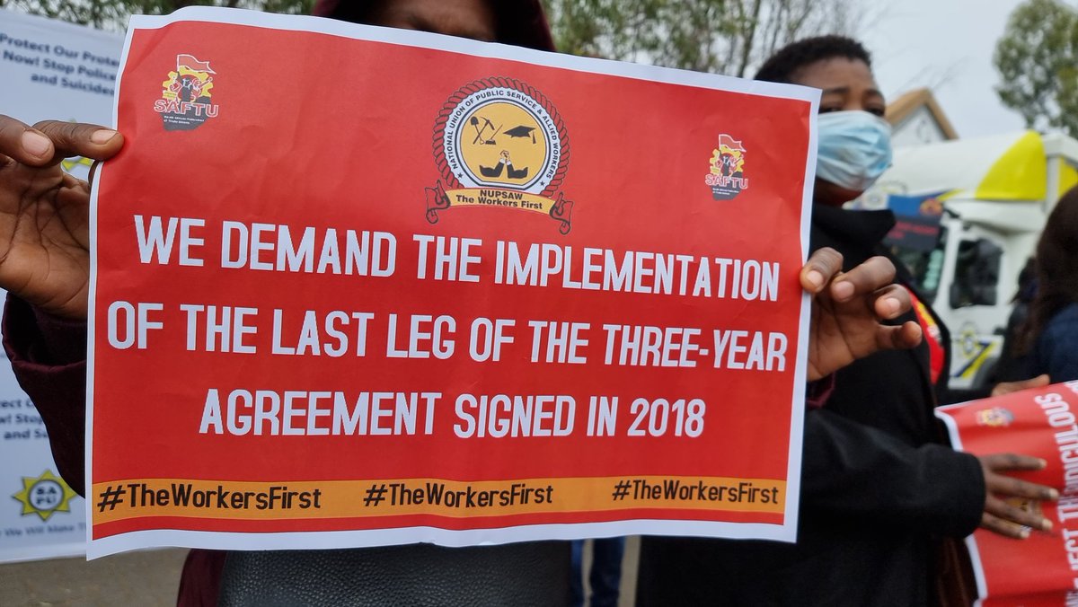 SAFTU_media's tweet photo. [HAPPENING NOW]
#SAFTU Public Sector Unions outside PSCBC offices . Conciliation and rejecting the 1.5% proposed increase https://t.co/xn4AUmjbCb