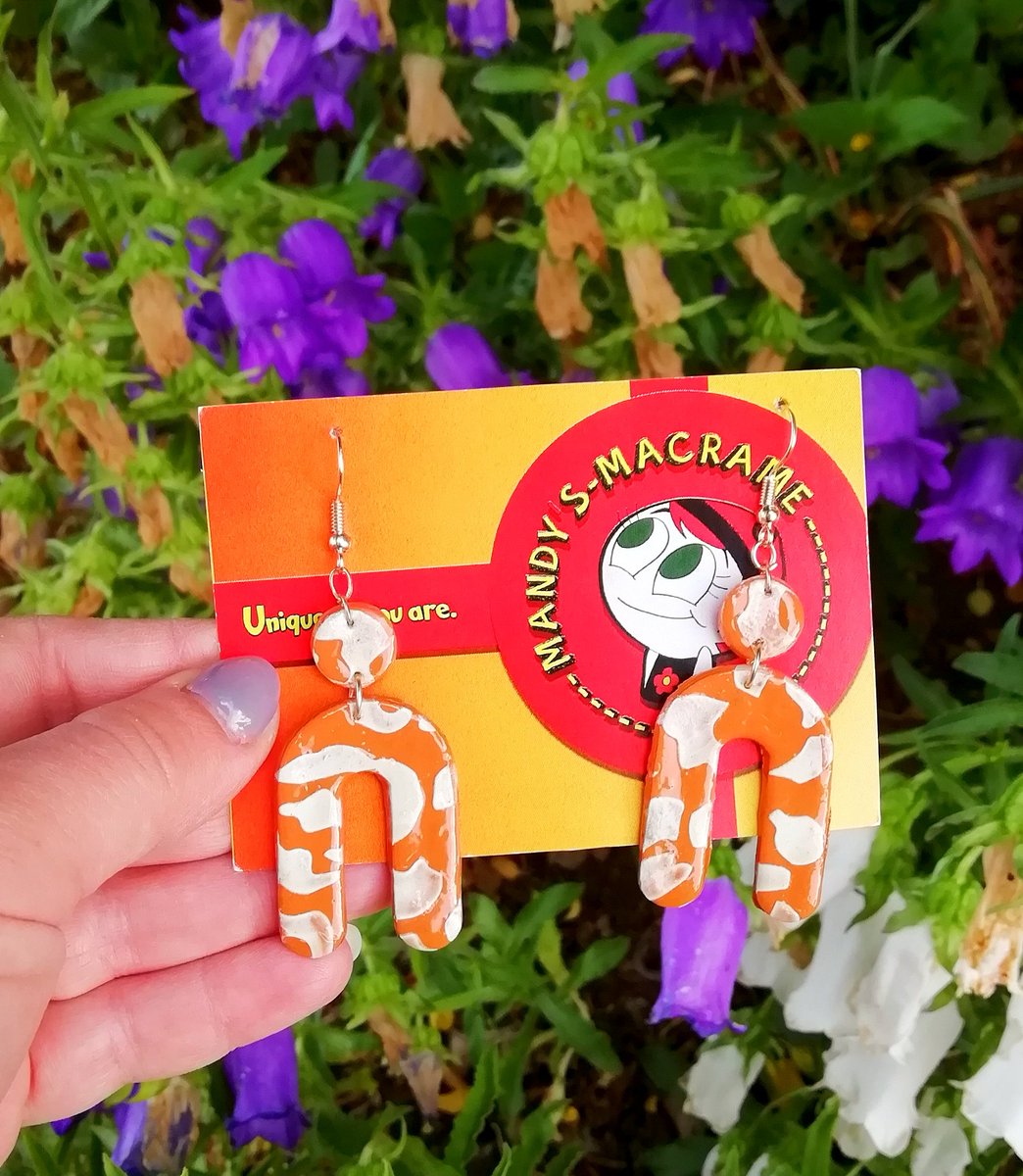 Hello gals,
these earrings are available from today and they can't wait for someone to wear 'em. 😏😊

instagram.com/mandysmacrame
