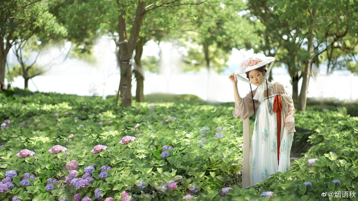 znksk3's tweet photo. hanfu
#傳統文化 #中華風
#ChineseCostume  #漢服チャレンジ
#汉服挑战 #한푸_도전 #China #汉服 #漢服 #한푸 
#Chinese_style #中国风 #中国 #ChineseCostume #chinesefashion #ChineseCulture #ChinaStory #Chinese_culture #hanfu_challenge #hanfu https://t.co/rcPyAWhx7k