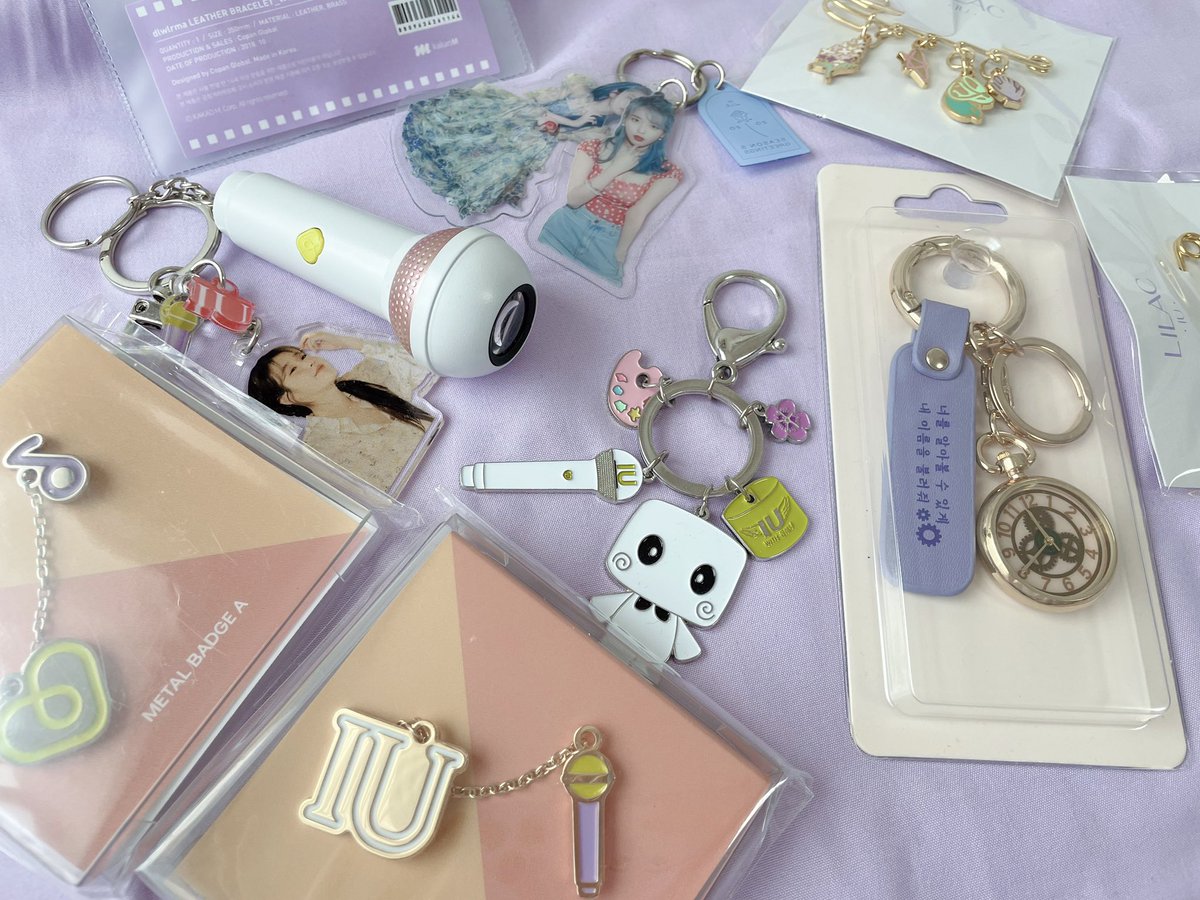 【公式】IU 10周年記念コンサート グッズ キーホルダー マシュマロ 公式】IU 10周年記念コンサート グッズ キーホルダー マシュマロ