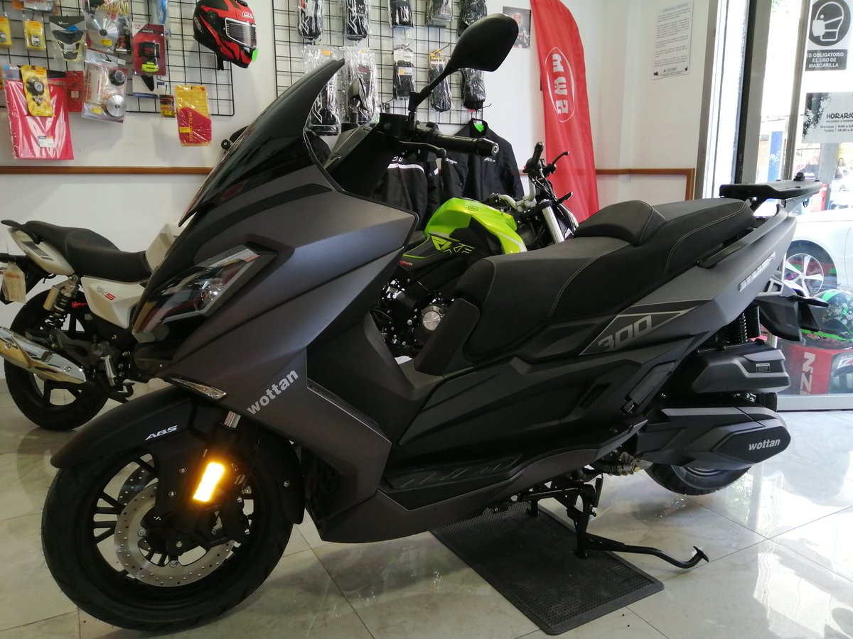 MotosEgea's tweet photo. Otra @WottanMotor Storm-S 300 que sale a rodar por #Almería. 26 cv, abs, pantalla tft a color... las mejores prestaciones de su segmento al mejor precio 😍😍
#scooter #300cc #wottanmotor https://t.co/0Hjf7NRhqQ