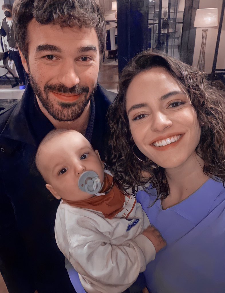 xyusicim_'s tweet image. golden trio ♥️
{ #Akrep • #ArDu • #ArDuCan }