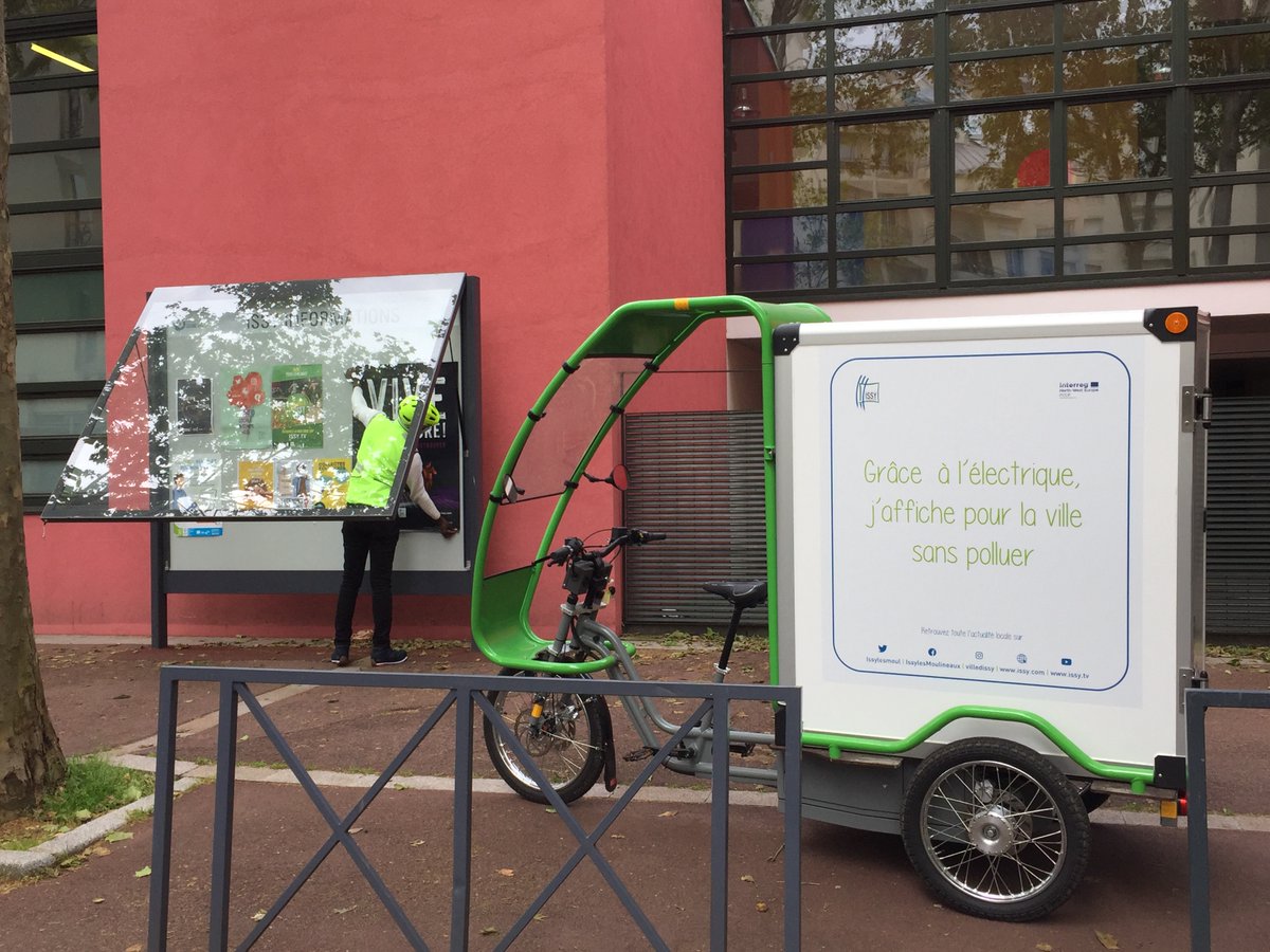 Dans le cadre d'un projet européen FCCP, la Ville a acquis un triporteur électrique, un moyen de locomotion écologique, pour assurer l'affichage municipal. Plus d'informations sur issy.com ⬇️: issy.com/actualites/un-…