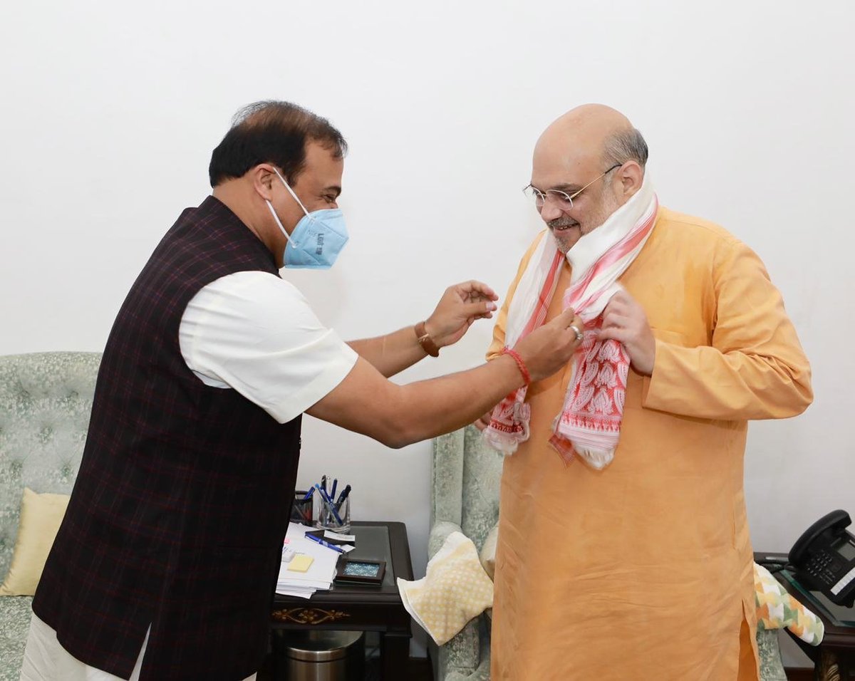himantabiswa's tweet photo. Gratitude 💐

I called on Adarniya HM Sri @AmitShah ji, my first since assuming office as CM of Assam. 

Expressed our gratitude for his constant guidance on key governance issues. 

I have learnt many lesson of life and administration from him; enriched by his insights &amp; vision. https://t.co/BrwdvLLAGn