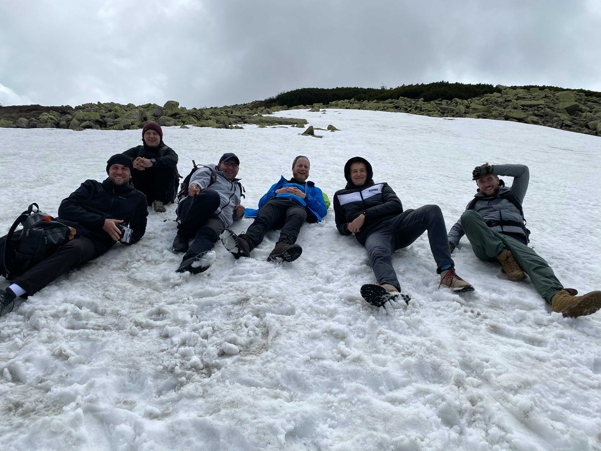 softwaremill's tweet image. Get that Friday feeling of our #teambuilding day! 🦜
We went outdoors to get a thrill out of mountain hiking, private shooting range training, and cycling. The online group enjoyed exotic chocolate tasting!
Here are some snaps from our Team’s adventures 😃#SoftwareMillVibes