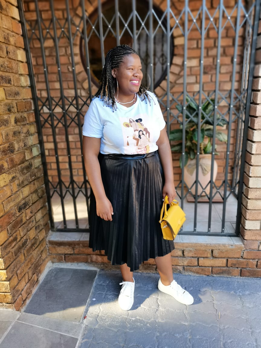 ThatoZetha's tweet photo. Hi I'm  Thato and I'm  Bisexual https://t.co/H2gXBnj9DE