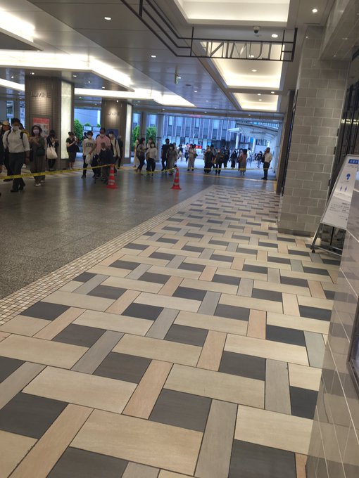 殺人事件 立川ルミネ ホテルで代男女2人が斧で刺され女性死亡 犯人逃走中 ヘリも飛んでる 現地の画像まとめ まとめダネ