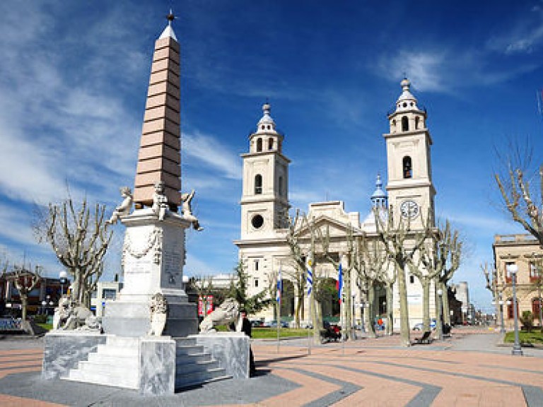 Hoy 1º de junio se cumplen 238 años de la fundación de San José de Mayo. Lo celebramos, sobre todo los maragatos, #AntesDeLasNoticias en <a href="/RadioSarandi690/">Sarandí 690</a> Nos escuchamos AHORA en Sarandi 690 AM / FM Total 102.9 / Radio Real de Colonia / por internet 👉👉👉 sarandi690.com.uy