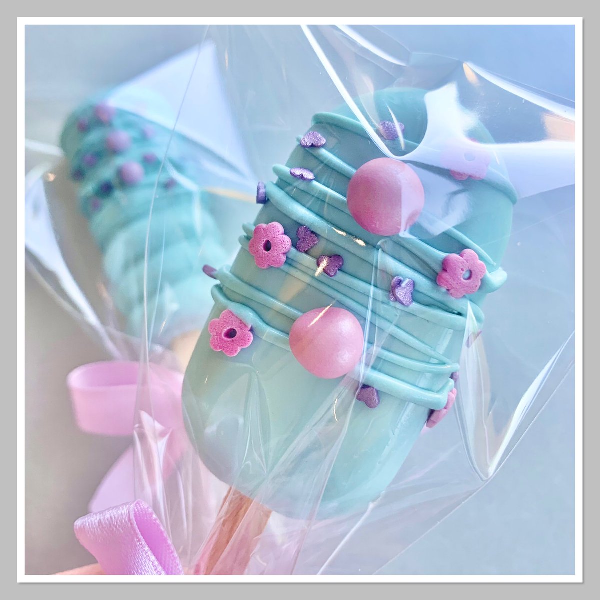 MHBakery's tweet image. Individual cakesicles great little bank holiday treat 💖 #cakesicle #cake #bankholidaytreat