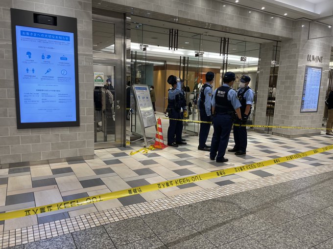 殺人事件 立川ルミネ ホテルで代男女2人が斧で刺され女性死亡 犯人逃走中 ヘリも飛んでる 現地の画像まとめ まとめダネ