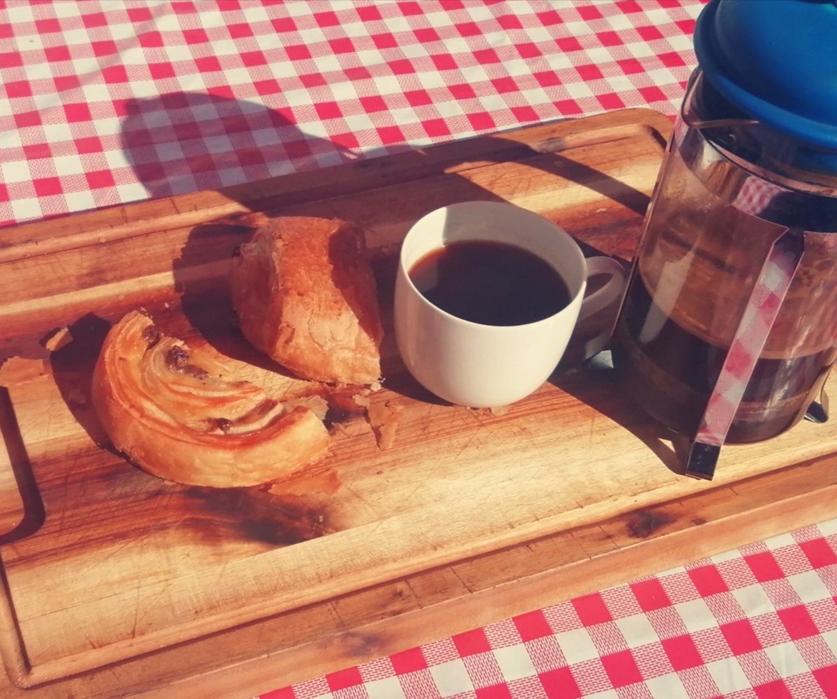 It maybe the end of the long weekend holiday but it doesn't mean you can't start the working week in style! S blend back in stock ☕