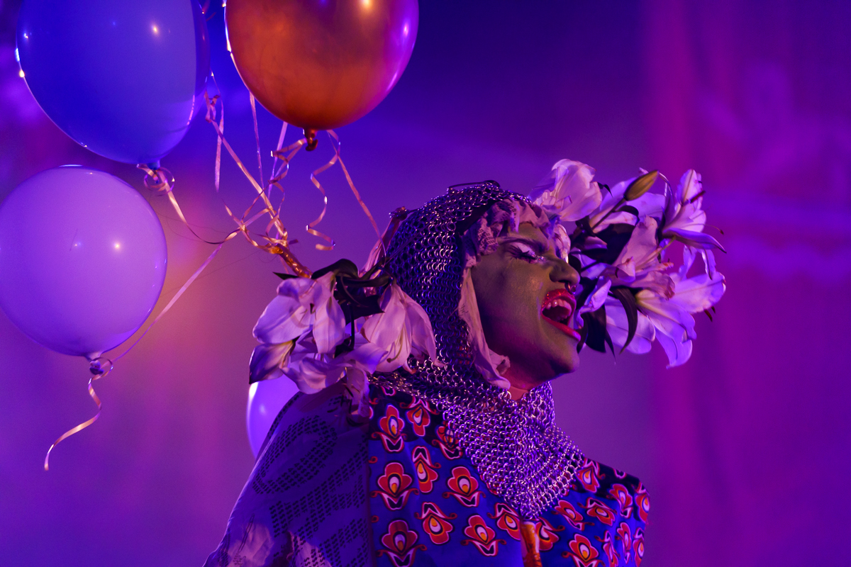 NNFest's tweet photo. That's a wrap on Norfolk & Norwich Festival 2021 🎇
Through wind, rain and Covid, audiences enjoyed live (!!) performances, world premieres and immersive experiences thanks to our amazing team of volunteers, artists, crew, staff and partners.
#NNF21 was a special one 💜 https://t.co/lCEjGXAq2r