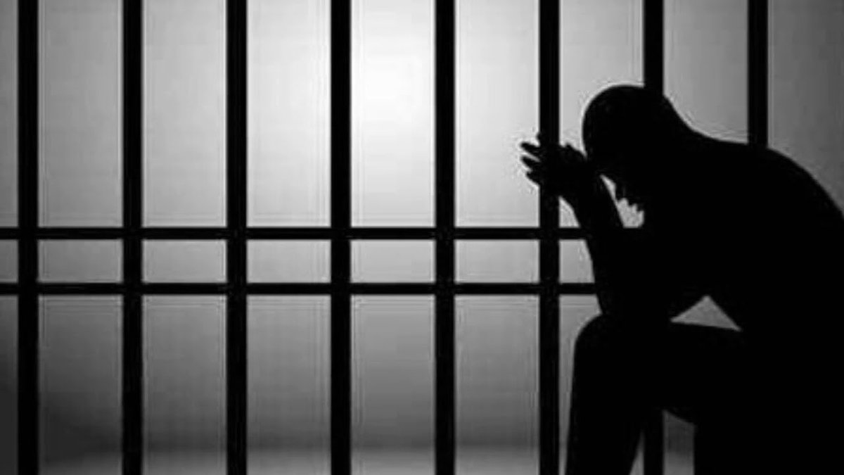 HashKSA's tweet image. تعويض مواطن بمبلغ 800 ألف ريال؛ بعد حبسه 19 شهرا بتهمة جنائية ثبت لاحقًا أنه بريء منها. (عكاظ)