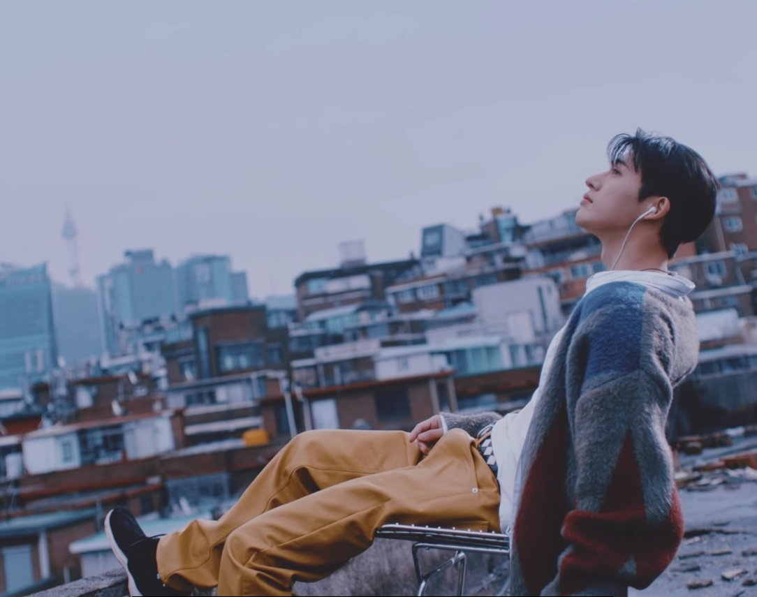 bobbmin's tweet photo. Omg just look at him. Look at him 😭
#1stFullAlbum
#WaterfallAlbumByBI 
#비아이와_해변에서_일라일라
@shxx131bi131 @131_label_ https://t.co/J0Qyg9aM6l