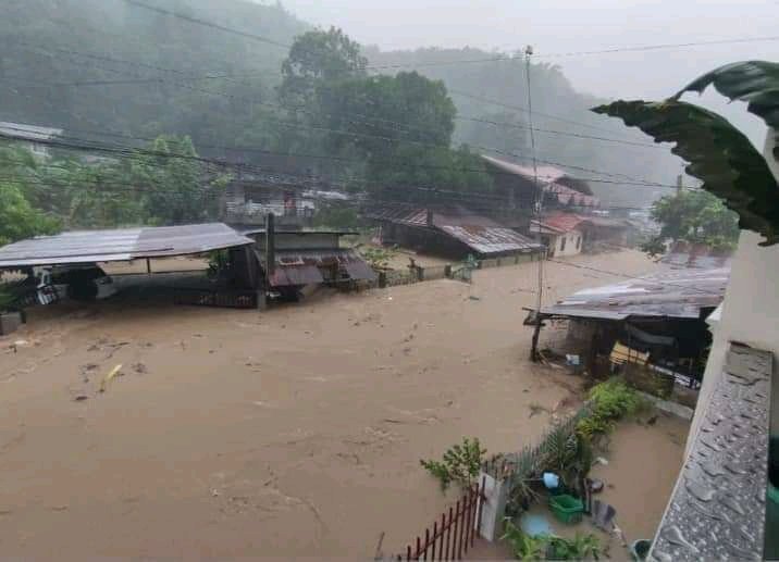 Nebxzy10's tweet photo. Not SB19 related po. Pero I am asking your prayers for our kababayan here in Leyte and Southern Leyte na currently hinahagupit ni #DantePH https://t.co/sr1xz9tQRM