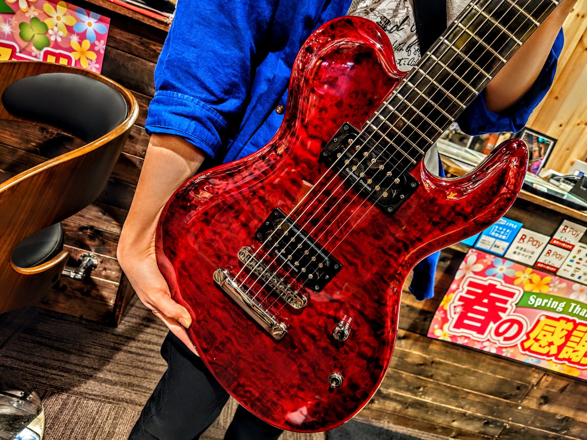 Twitter 上的 Bigboss仙台 ご購入 Edwardsの Dir En Grey Dieさんモデルを お買い上げ頂きました 初めての7弦ギター 憧れのギタリストのシグネチャーモデルで たくさん練習頑張って下さい ありがとうございました 困ったことがございましたら お