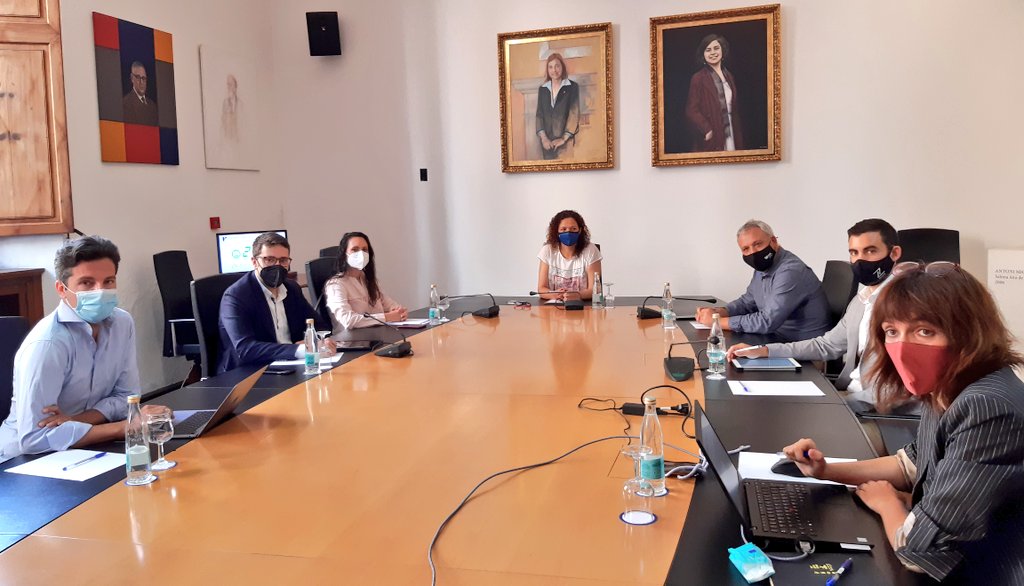 CatalinaClader1's tweet photo. La creació de la plataforma de formació, suport i digitalització #MallorcaActiva, el pla #MallorcaCircularNextGeneration, els ajuts econòmics directes i altres accions de suport al teixit jove empresarial són eines de què hem parlat avui amb l'Ass. de joves empresaris @AjeBalears https://t.co/OjwWZnrHgU