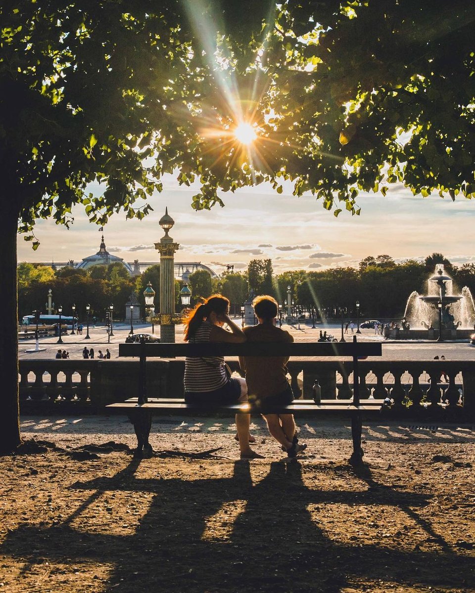 hipparisblog's tweet photo. A quiet moment. Paris. Enjoying this sun while we can... the next few days are looking a tad worrisome for rain and storms.
Where are you enjoying in the city right now?
📸: @javiernapi
#hipparis #placedelaconcorde #javiernapi #parissouslesoleil #summmerinthecity #parislove # https://t.co/cIUWaBUihL