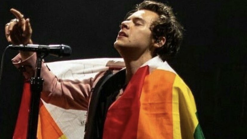 twittosutuitter's tweet photo. HAPPY PRIDE MONTH 🌈 #loveislove #PrideMonth2021 #HarryStyles #ArianaGrande #EliteNetflix #elite4 #AronPiper #BTS #Buongiorno #1giugno #firstjune #1Junio #LGBT #LGBTQ #ddlZan https://t.co/w164of3kk5