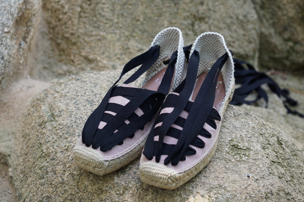 Si te gusta caminar cómoda y con estilo ... el modelo MARINA de la nueva colección primavera verano 2021 Sarah World by Sara Navarro ... con M de Mujer

Las auténticas #alpargatas #HechasaMano #MadeInSpain #Ecologicas #Yute #moda #fashion #love #outfit 

sarahworld.com/products/marina