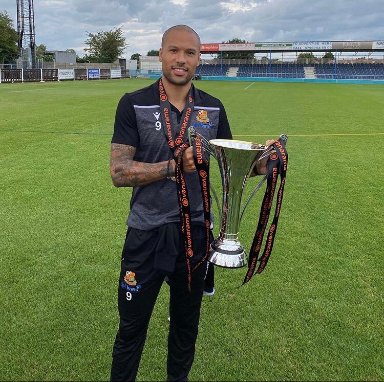 Ross Lafayette tweet media